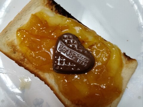 チーズトーストアレンジ 柚子ジャム&ハートチョコ